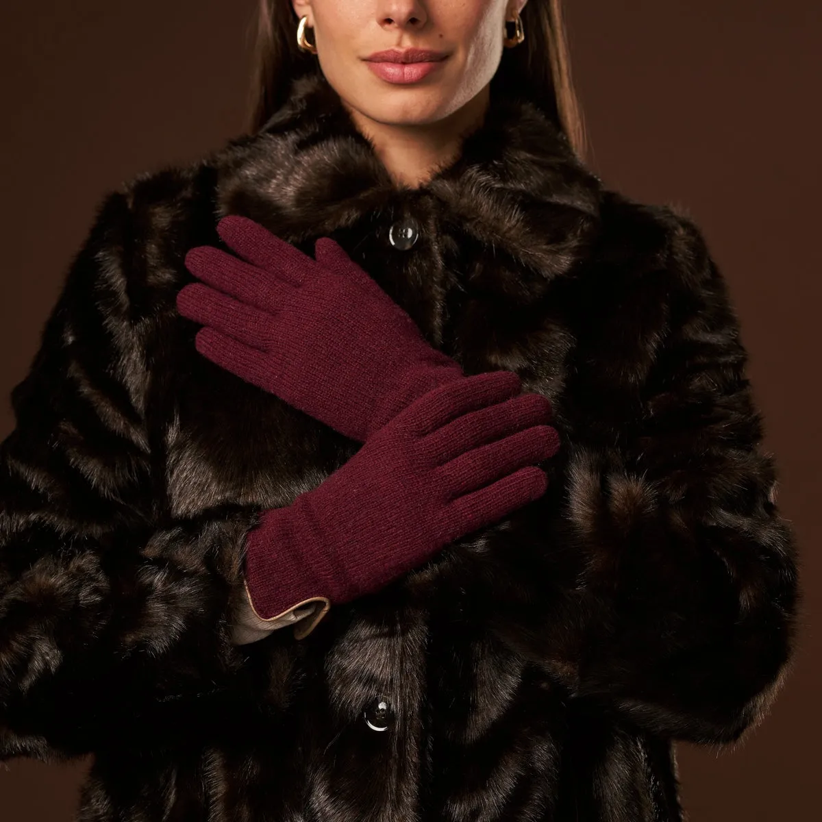 Florentina (red) - Handmade Italian knitted wool gloves with luxurious cashmere lining