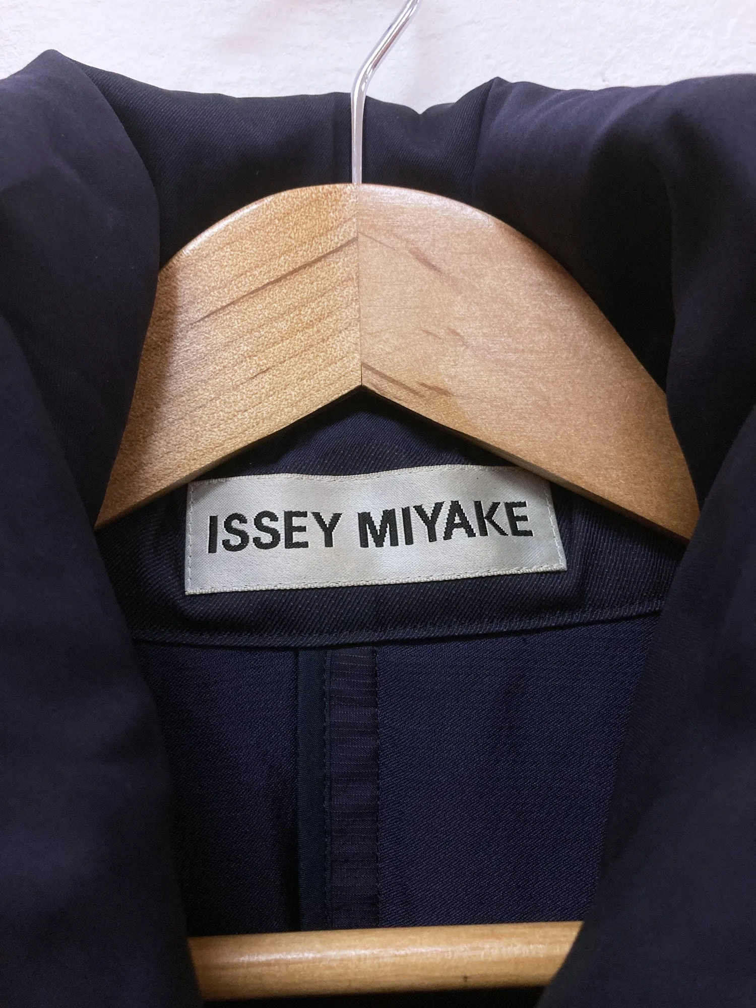 Issey Miyake panelled purple polyester high neck down puffer coat - size 3 L M