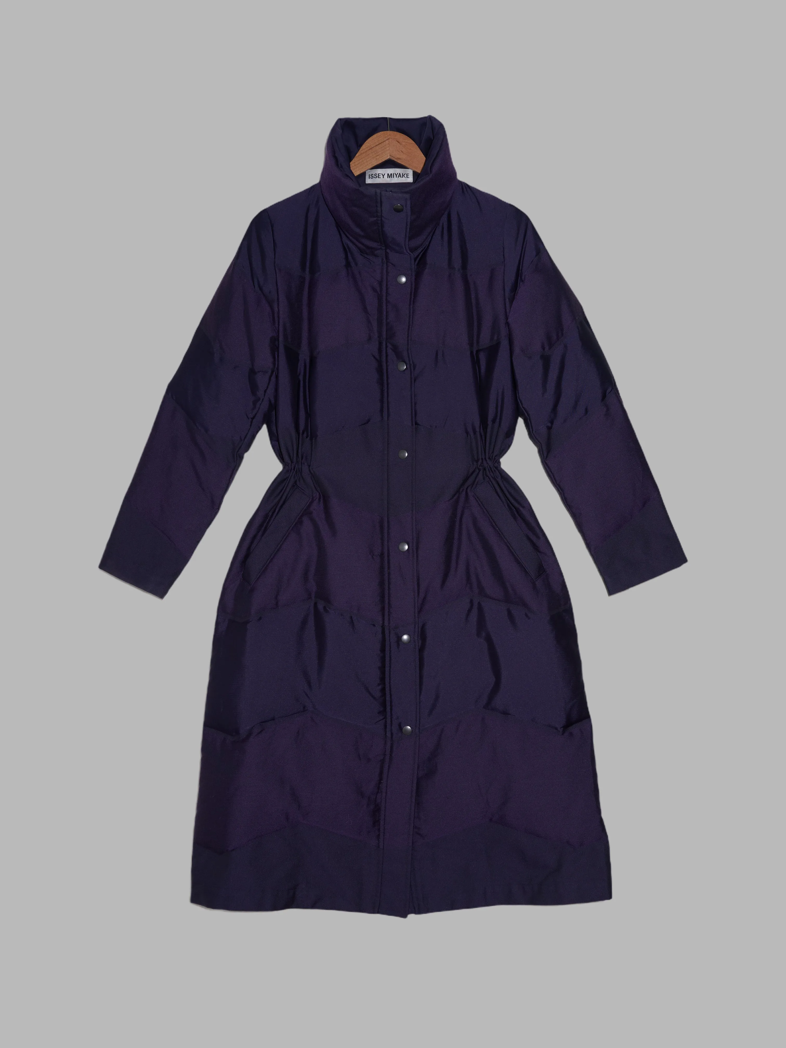 Issey Miyake panelled purple polyester high neck down puffer coat - size 3 L M