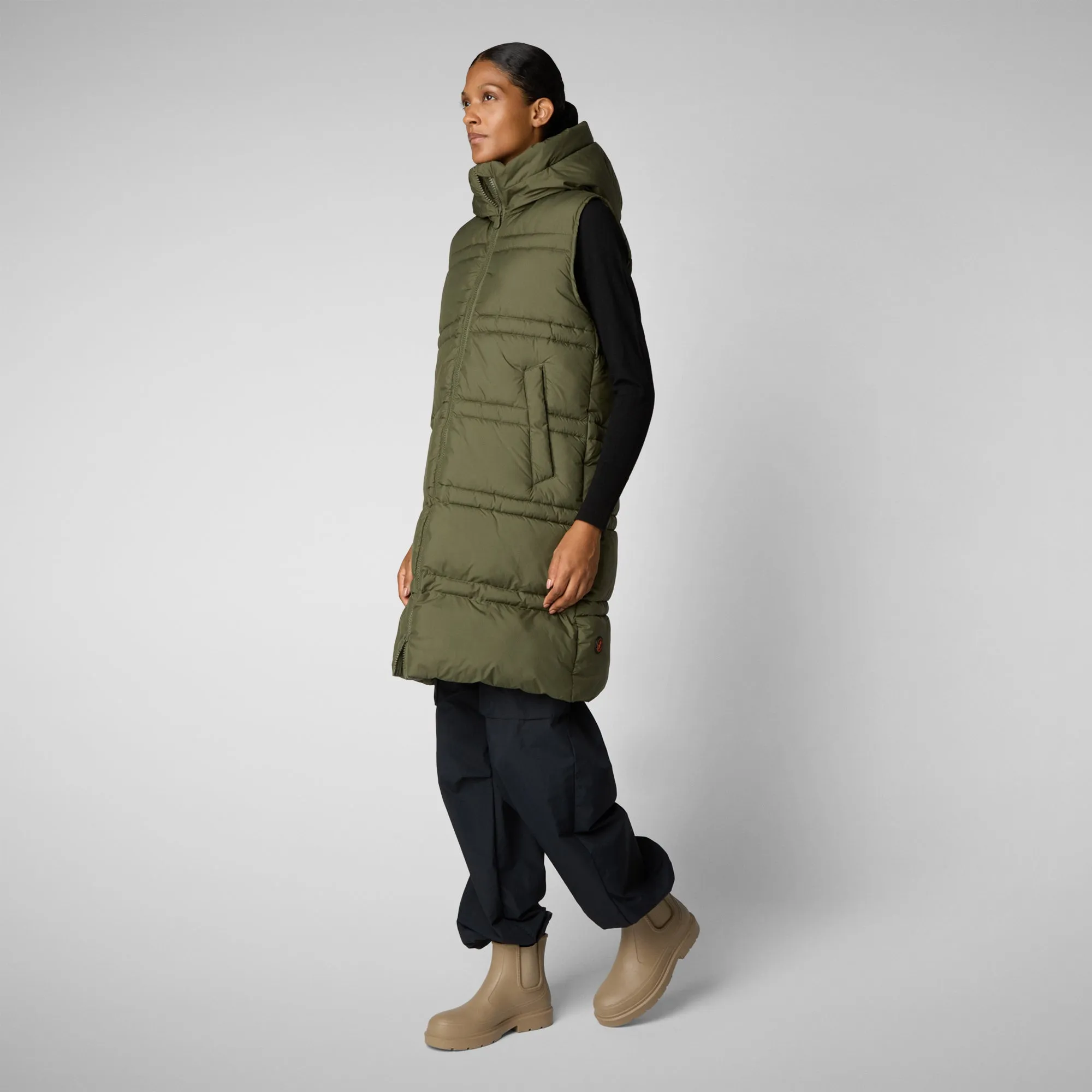 Woman's hooded vest Judee in sherwood green